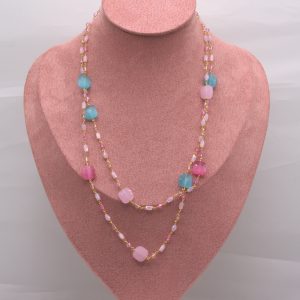 Collana Bon Bon_CCL0027010099 - Collana lunga con pietre rosa, azzurre e mini pietre