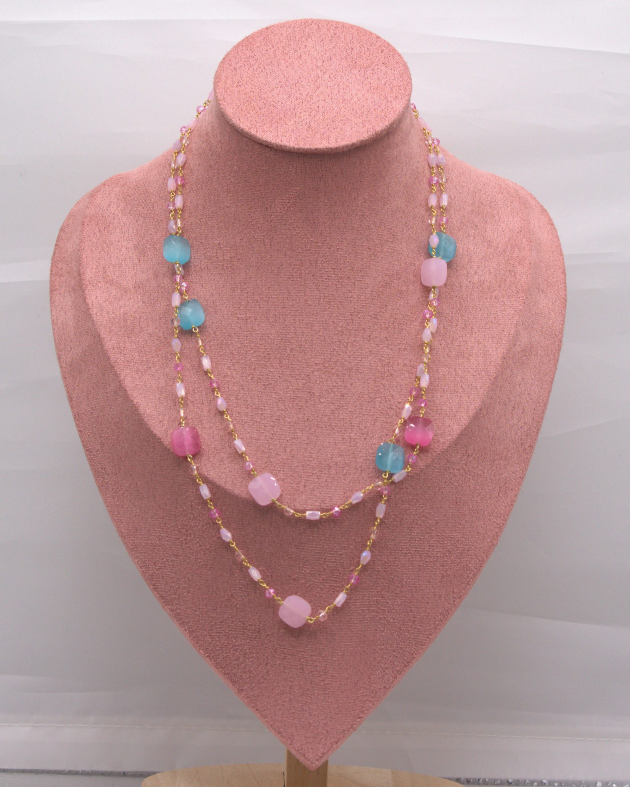 Collana Bon Bon_CCL0027010099 - Collana lunga con pietre rosa, azzurre e mini pietre