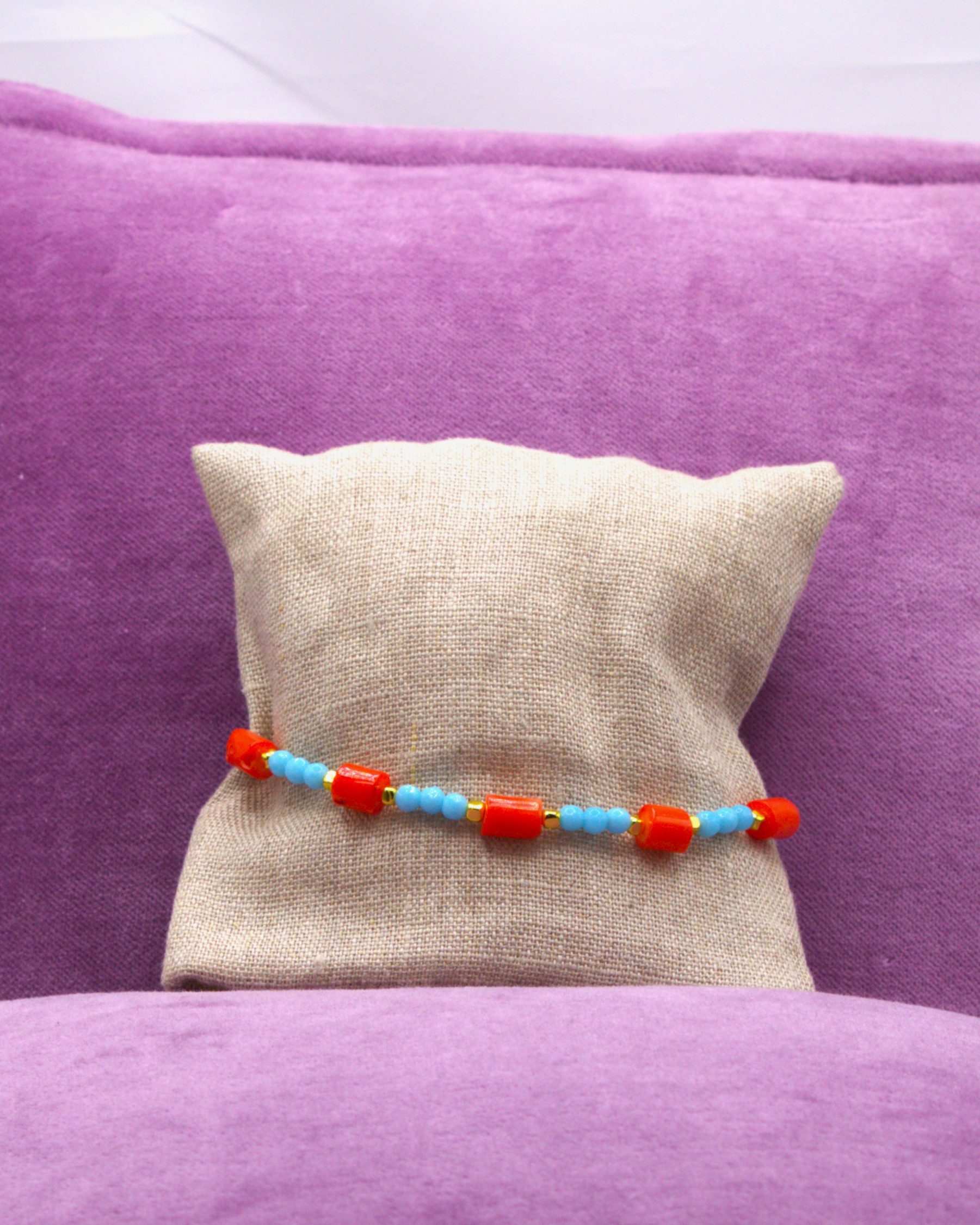 Orange Candy_CCA0002010085 - Cavigliera arancio e azzurro con pietre colorate e dettagli dorati
