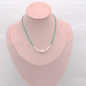 CCL0034010095_Collana di perle con pietre verdi